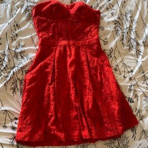 Strapless red short dress